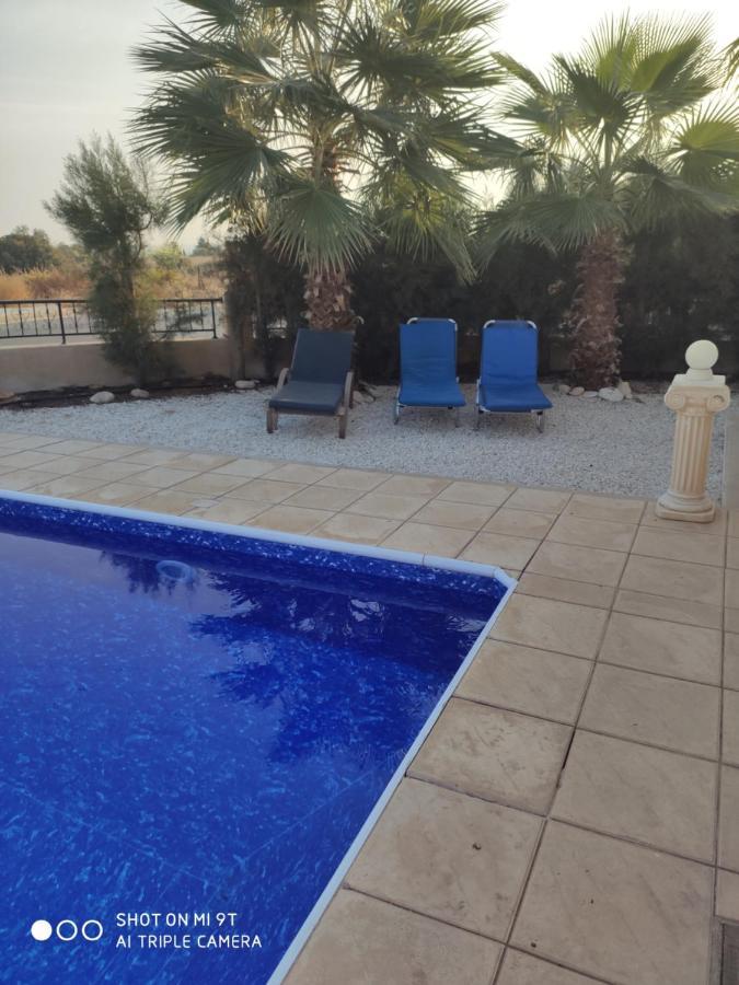 Coral Bay Villa Fortune Bagian luar foto